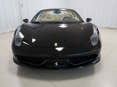 Used 2015 Ferrari 458 Spider image 4