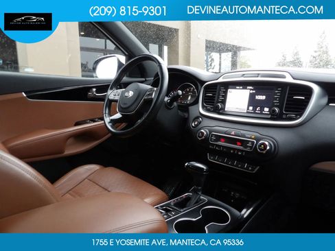 Used 2019 Kia Sorento SX image 13