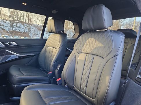 New 2026 BMW X7 M60i image 5