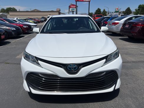 Used 2019 Toyota Camry LE w/ Fleet Convenience Package FWD image 3