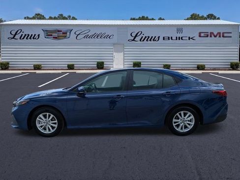 Used 2026 Toyota Camry LE FWD image 7