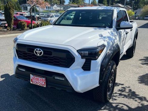 Certified 2024 Toyota Tacoma TRD Off-Road AWD/4WD image 4