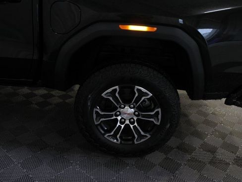 Used 2025 GMC Canyon AT4 image 8