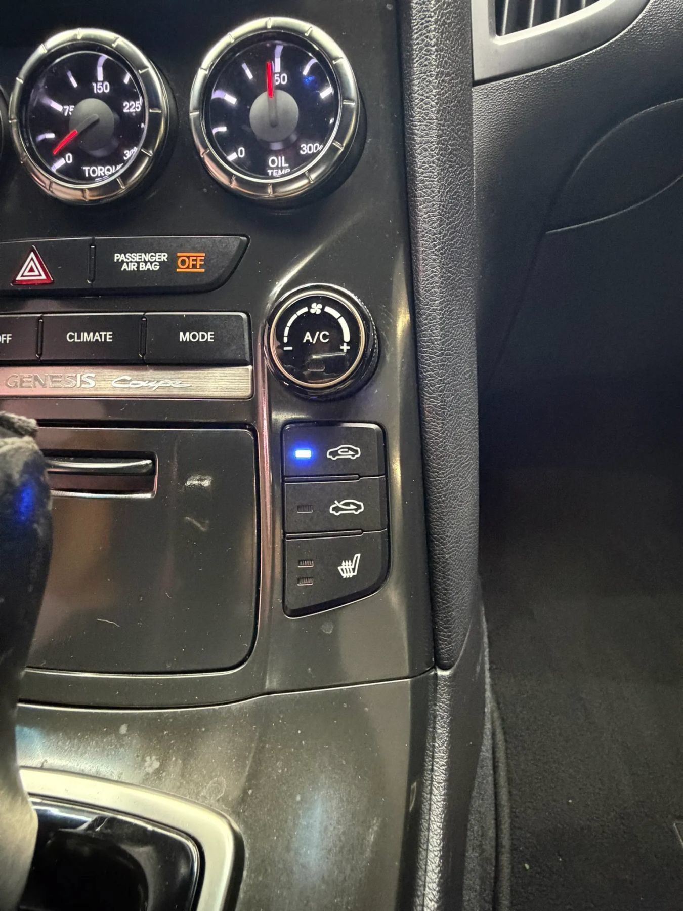 Used 2015 Hyundai Genesis 3.8 RWD image 23