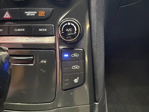 Used 2015 Hyundai Genesis 3.8 RWD image 23