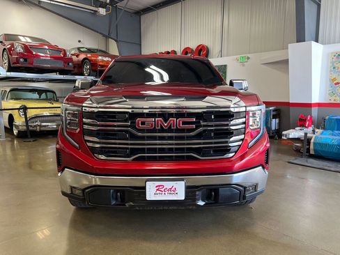 Used 2023 GMC Sierra 1500 SLT w/ SLT Premium Package image 5