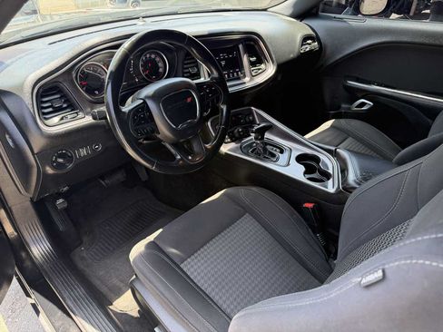Used 2018 Dodge Challenger SXT RWD image 8