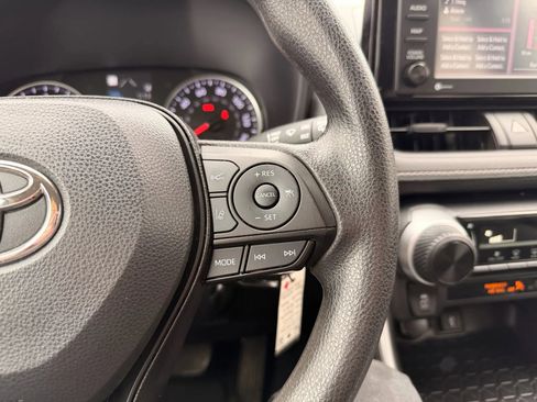 Used 2022 Toyota RAV4 LE w/ Carpet Mat Package (TMS) image 14