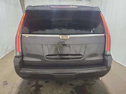 Used 2017 Cadillac Escalade Premium Luxury image 3
