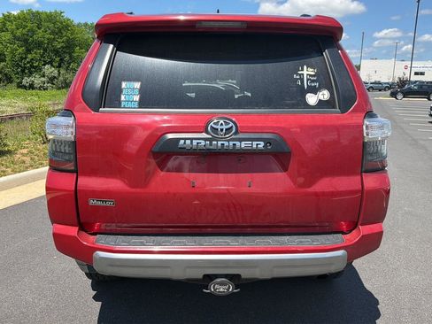 Used 2019 Toyota 4Runner TRD Off-Road AWD/4WD image 2