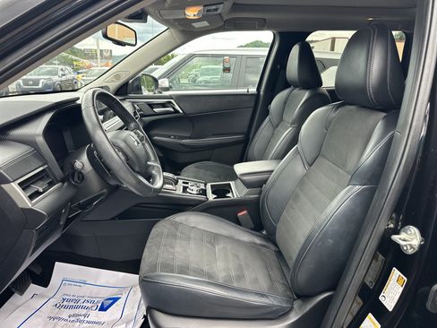 Used 2024 Mitsubishi Outlander SE AWD/4WD image 57