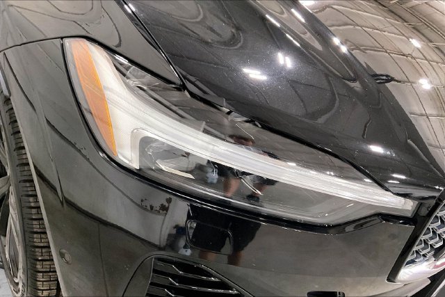 Certified 2024 Volvo XC60 T8 Ultimate AWD/4WD image 32