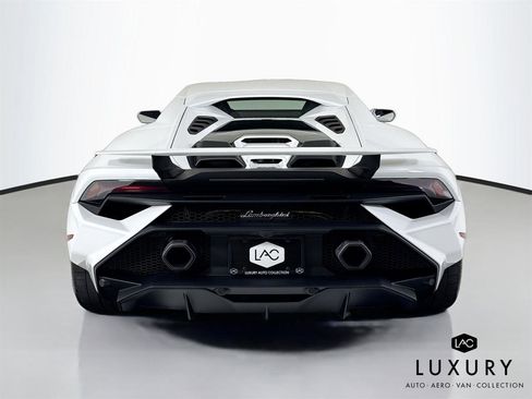Used 2024 Lamborghini Huracan Tecnica image 7
