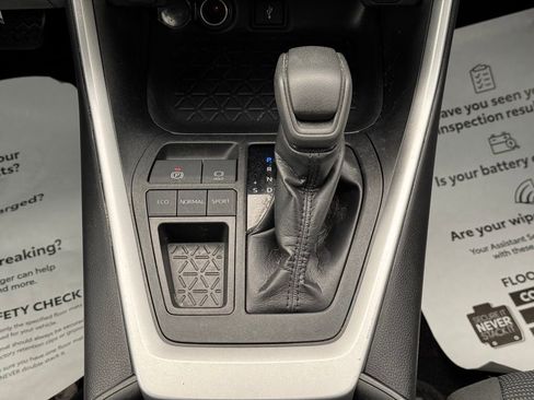 Used 2020 Toyota RAV4 LE image 33