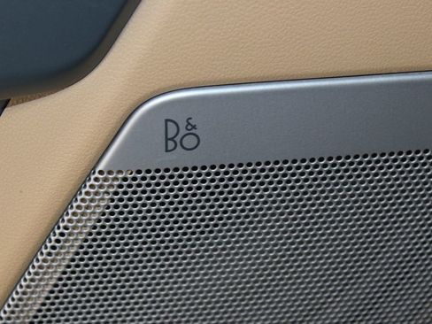 Used 2023 Ford F150 Lariat w/ Trailer Tow Package image 39