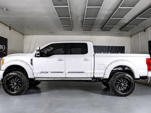Used 2019 Ford F250 Lariat w/ Lariat Ultimate Package AWD/4WD image 10