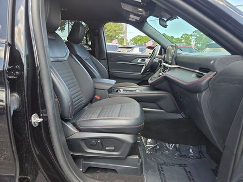 Used 2025 Ford Explorer ST-Line AWD/4WD image 17