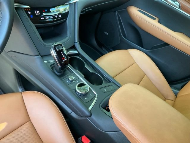 Used 2026 Cadillac XT5 Premium Luxury w/ LPO, ONYX Package FWD image 18
