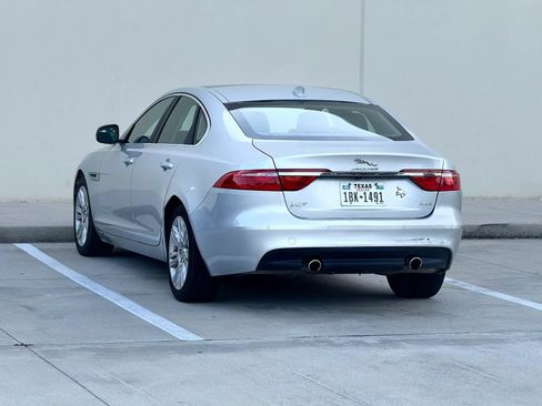 Used 2016 Jaguar XF Premium RWD image 5