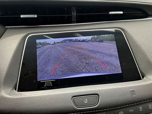 Used 2019 Cadillac XT4 Luxury w/ Cold Weather Package FWD image 15
