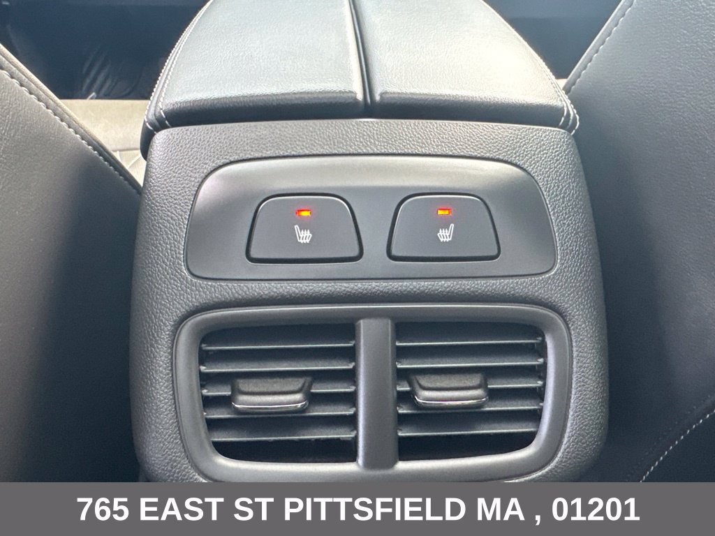 Used 2023 Buick Envision Avenir AWD/4WD image 19