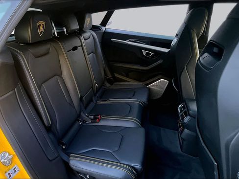 Used 2022 Lamborghini Urus AWD/4WD image 19