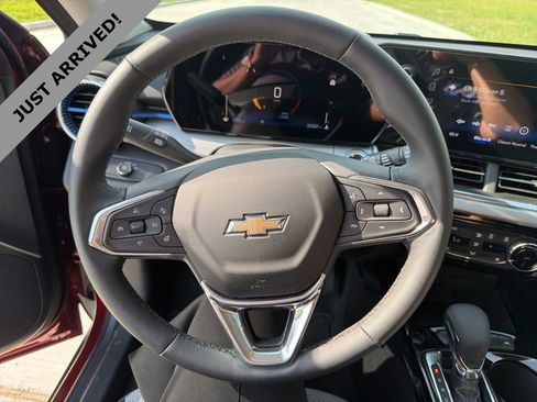 Used 2025 Chevrolet Trax LT w/ Driver Confidence Package FWD image 11