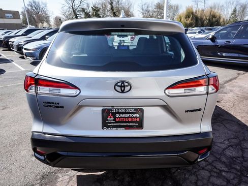 Used 2024 Toyota Corolla Cross AWD Hybrid image 5