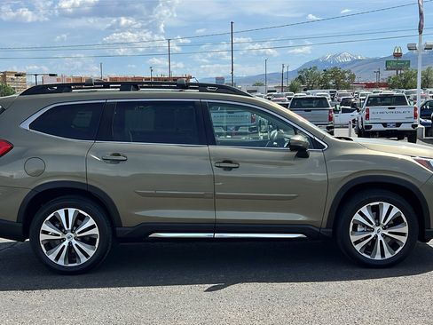Used 2022 Subaru Ascent Limited w/ Technology Package AWD/4WD image 4