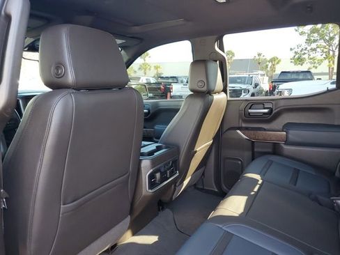 Used 2021 GMC Sierra 1500 Denali w/ Denali Ultimate Package AWD/4WD image 10