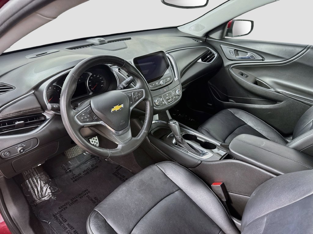 Used 2017 Chevrolet Malibu LT w/ Leather Package FWD image 10