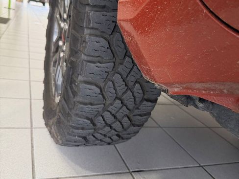 Used 2025 Toyota Tacoma TRD Sport AWD/4WD image 5
