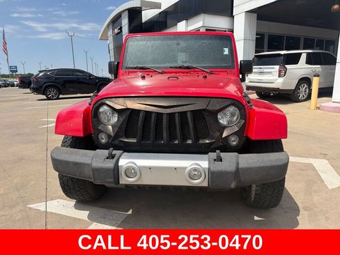 Used 2015 Jeep Wrangler Unlimited Sahara w/ Connectivity Group AWD/4WD image 8