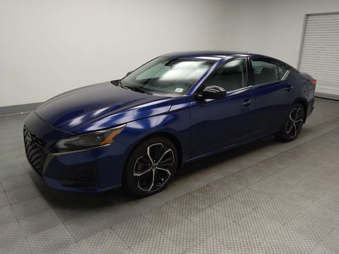 Used 2024 Nissan Altima 2.5 SR FWD image 2