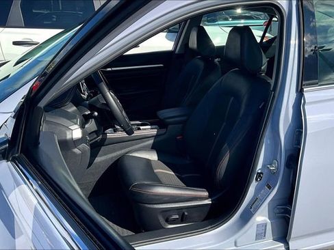 Certified 2025 Nissan Altima 2.5 SR image 18