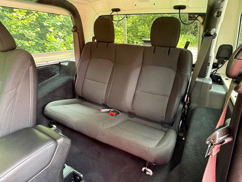 Used 2018 Jeep Wrangler Sport AWD/4WD image 13