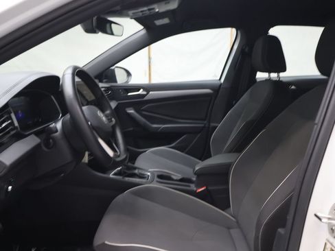 Used 2025 Volkswagen Jetta Sport FWD image 16