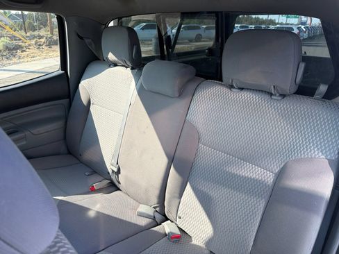 Used 2014 Toyota Tacoma 4x4 Double Cab w/ SR5 Package image 22