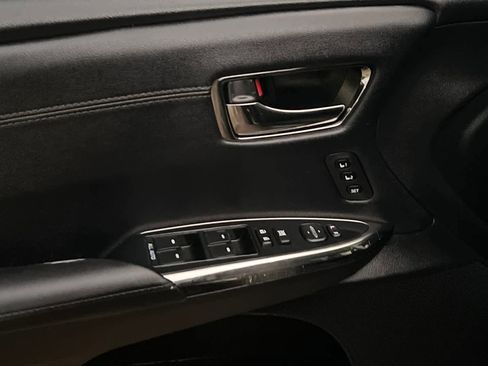 Used 2016 Toyota Avalon Touring image 13