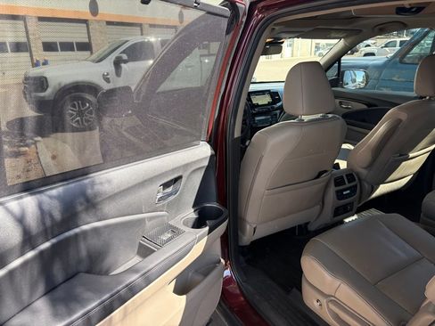 Used 2022 Honda Pilot Touring image 23