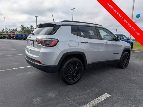 New 2026 Jeep Compass Latitude image 3