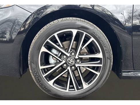 Used 2026 Toyota Camry XLE image 9