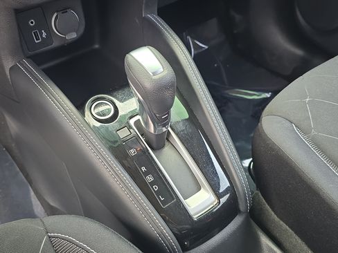 Used 2018 Nissan Kicks SV w/ Exterior Electronics Package FWD image 25