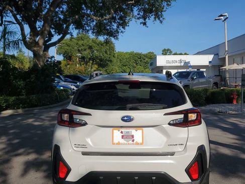 Used 2024 Subaru Crosstrek 2.0i Premium AWD/4WD image 13