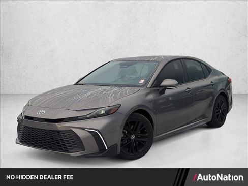 Used 2025 Toyota Camry SE w/ Convenience Package FWD image 1