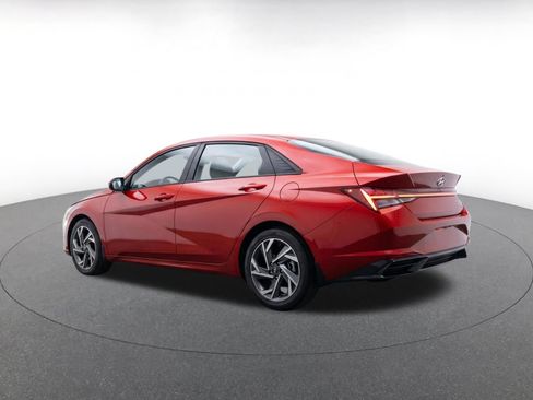 Used 2025 Hyundai Elantra Limited FWD image 6