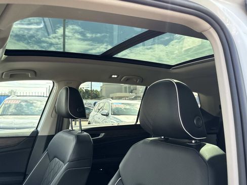 Certified 2025 Volkswagen Atlas SEL Premium R-Line image 20