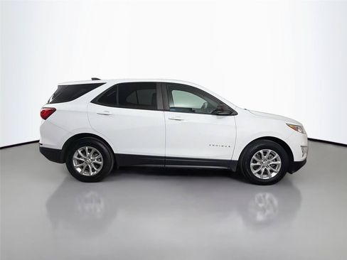 Used 2021 Chevrolet Equinox LS w/ LS Convenience Package FWD image 5