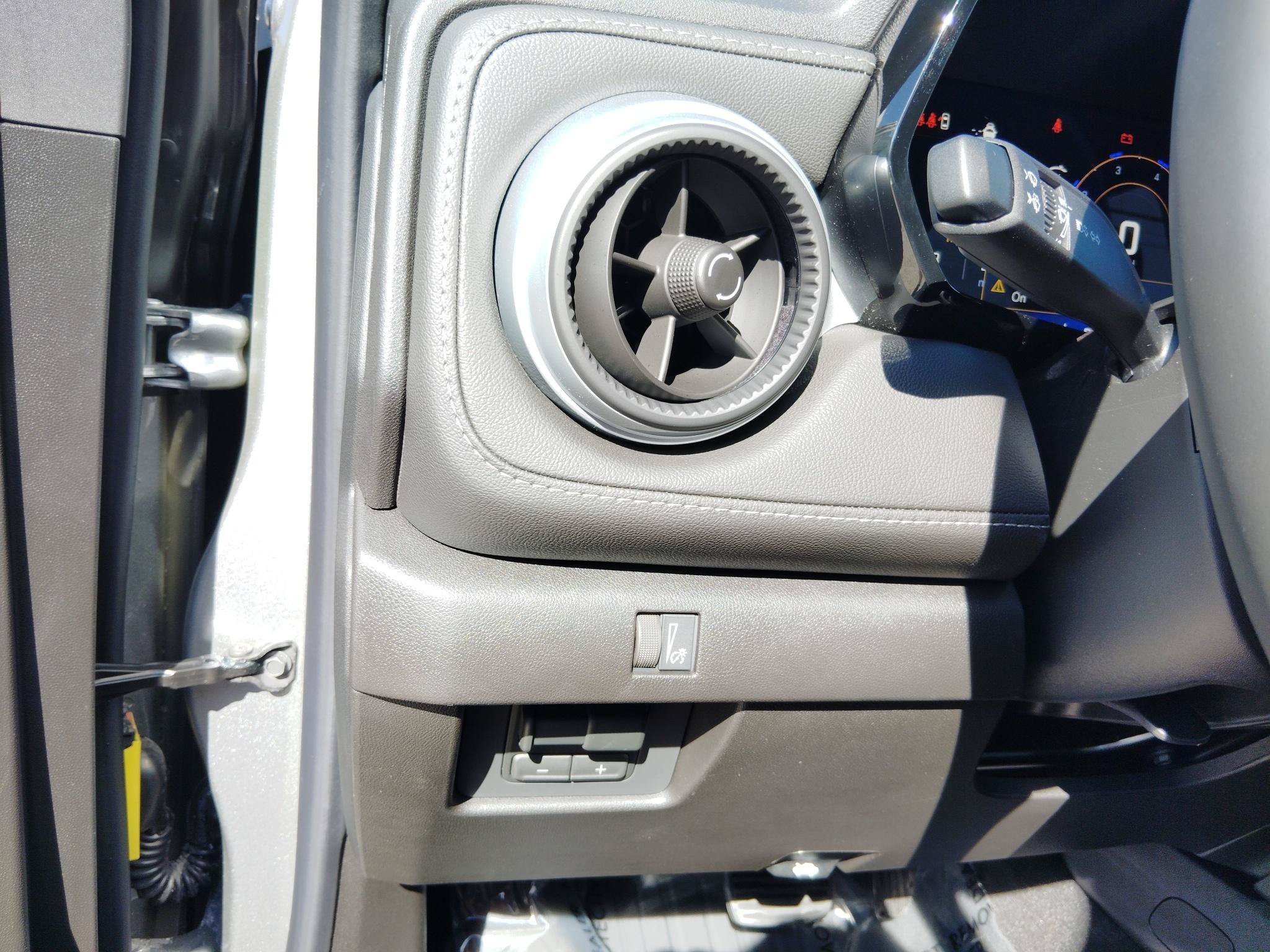 New 2026 Chevrolet Colorado LT w/ LT Convenience Package AWD/4WD image 17