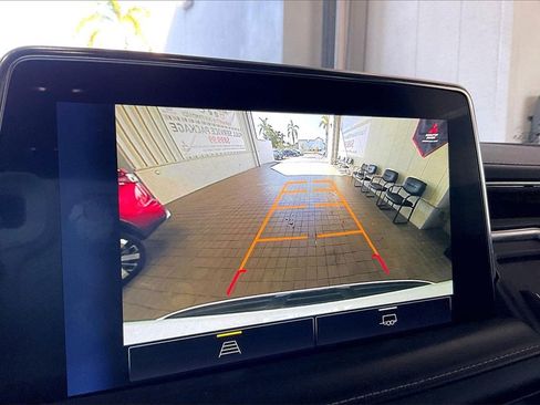 Used 2022 Chevrolet Suburban Premier image 12